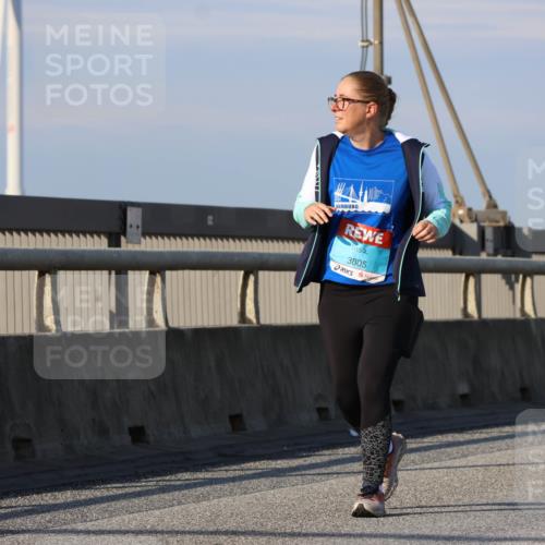 03.10.2025 - Köhlbrandbrückenlauf Strokosch-Dieckow http://msf.ph/oto/9103190 03.10.2025 10:11:49 Position 2 3805 meine-sportfotos.de