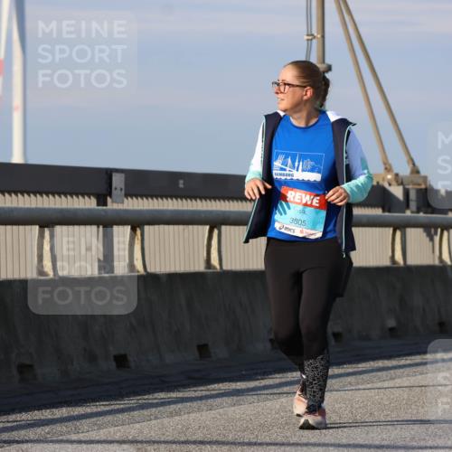 03.10.2025 - Köhlbrandbrückenlauf Strokosch-Dieckow http://msf.ph/oto/9103193 03.10.2025 10:11:50 Position 2 3805 meine-sportfotos.de