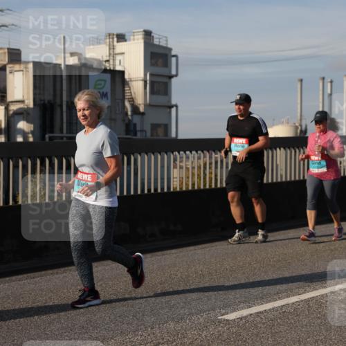 03.10.2025 - Köhlbrandbrückenlauf Lena Gebhardt http://msf.ph/oto/9103201 03.10.2025 10:12:09 Position 2  meine-sportfotos.de