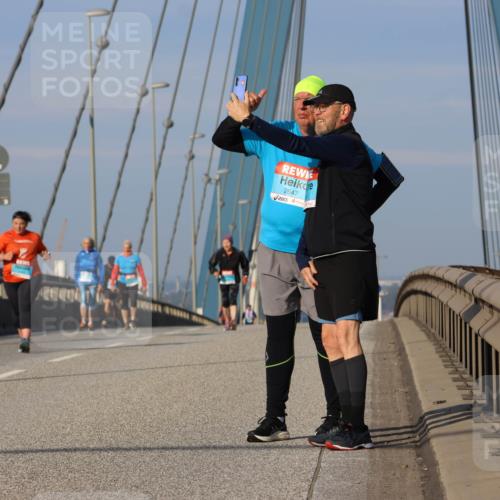03.10.2025 - Köhlbrandbrückenlauf Strokosch-Dieckow http://msf.ph/oto/9103204 03.10.2025 10:11:59 Position 2 2647 meine-sportfotos.de