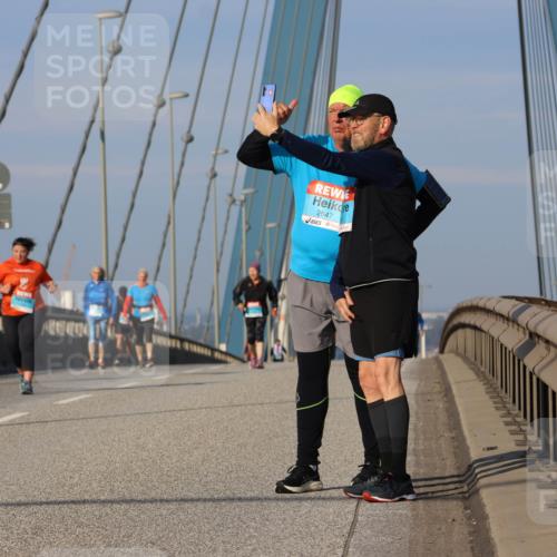 03.10.2025 - Köhlbrandbrückenlauf Strokosch-Dieckow http://msf.ph/oto/9103208 03.10.2025 10:11:59 Position 2 2647 meine-sportfotos.de
