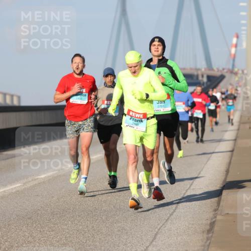 03.10.2025 - Köhlbrandbrückenlauf Lena Gebhardt http://msf.ph/oto/9103219 03.10.2025 09:37:59 Position 2 2402, 8, 3460, 2701 meine-sportfotos.de