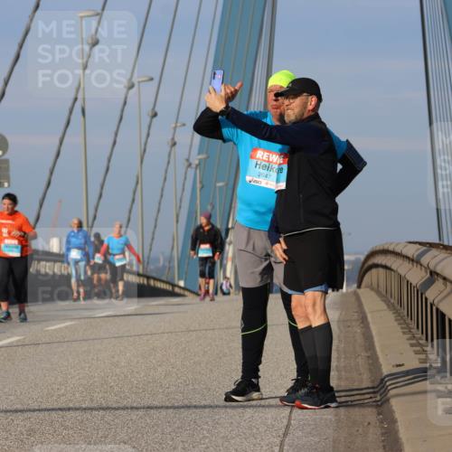 03.10.2025 - Köhlbrandbrückenlauf Strokosch-Dieckow http://msf.ph/oto/9103225 03.10.2025 10:11:59 Position 2 2647 meine-sportfotos.de
