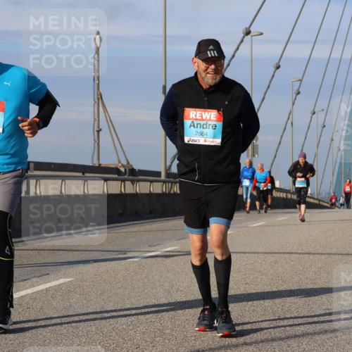 03.10.2025 - Köhlbrandbrückenlauf Strokosch-Dieckow http://msf.ph/oto/9103234 03.10.2025 10:12:10 Position 2 2647, 2664 meine-sportfotos.de