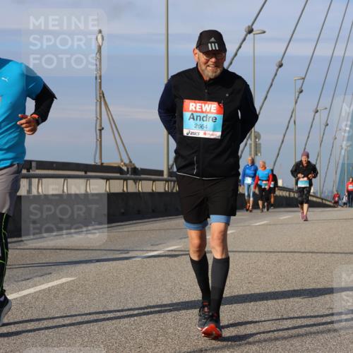 03.10.2025 - Köhlbrandbrückenlauf Strokosch-Dieckow http://msf.ph/oto/9103238 03.10.2025 10:12:10 Position 2 2647, 2664 meine-sportfotos.de