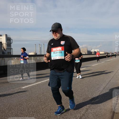 03.10.2025 - Köhlbrandbrückenlauf Lena Gebhardt http://msf.ph/oto/9103257 03.10.2025 10:12:11 Position 2 2475 meine-sportfotos.de