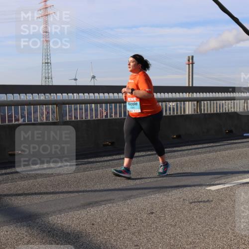 03.10.2025 - Köhlbrandbrückenlauf Strokosch-Dieckow http://msf.ph/oto/9103258 03.10.2025 10:12:15 Position 2 1389 meine-sportfotos.de