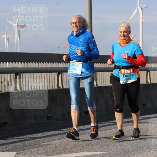 03.10.2025 - Köhlbrandbrückenlauf Strokosch-Dieckow http://msf.ph/oto/9103312 03.10.2025 10:12:25 Position 2 3092, 3093 meine-sportfotos.de
