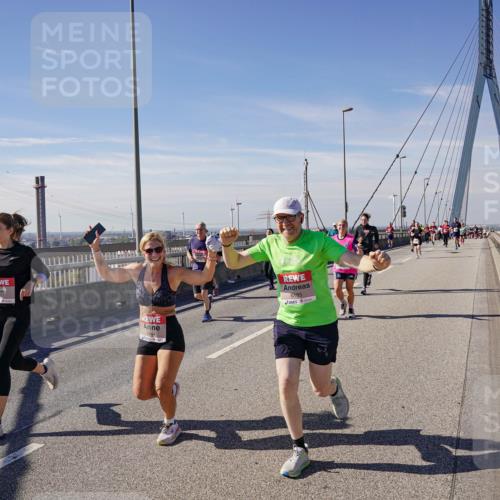 03.10.2025 - Köhlbrandbrückenlauf Michael Burmester http://msf.ph/oto/9103337 03.10.2025 12:47:55 Position 2 5644, 6185 meine-sportfotos.de