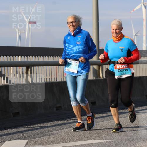 03.10.2025 - Köhlbrandbrückenlauf Strokosch-Dieckow http://msf.ph/oto/9103338 03.10.2025 10:12:25 Position 2 3092, 3093 meine-sportfotos.de