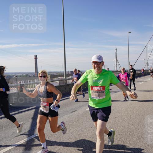 03.10.2025 - Köhlbrandbrückenlauf Michael Burmester http://msf.ph/oto/9103367 03.10.2025 12:47:55 Position 2 6185 meine-sportfotos.de