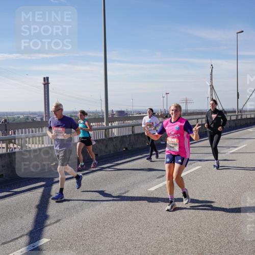 03.10.2025 - Köhlbrandbrückenlauf Michael Burmester http://msf.ph/oto/9103379 03.10.2025 12:47:56 Position 2  meine-sportfotos.de