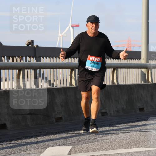 03.10.2025 - Köhlbrandbrückenlauf Strokosch-Dieckow http://msf.ph/oto/9103380 03.10.2025 10:12:35 Position 2 2360 meine-sportfotos.de
