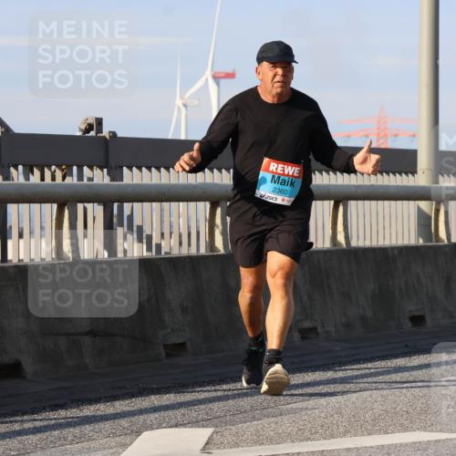 03.10.2025 - Köhlbrandbrückenlauf Strokosch-Dieckow http://msf.ph/oto/9103386 03.10.2025 10:12:35 Position 2 2360 meine-sportfotos.de