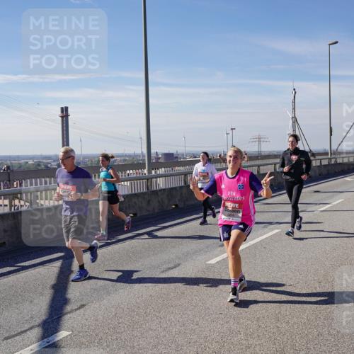 03.10.2025 - Köhlbrandbrückenlauf Michael Burmester http://msf.ph/oto/9103389 03.10.2025 12:47:56 Position 2  meine-sportfotos.de