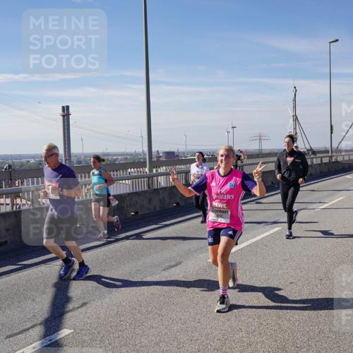 03.10.2025 - Köhlbrandbrückenlauf Michael Burmester http://msf.ph/oto/9103400 03.10.2025 12:47:56 Position 2  meine-sportfotos.de