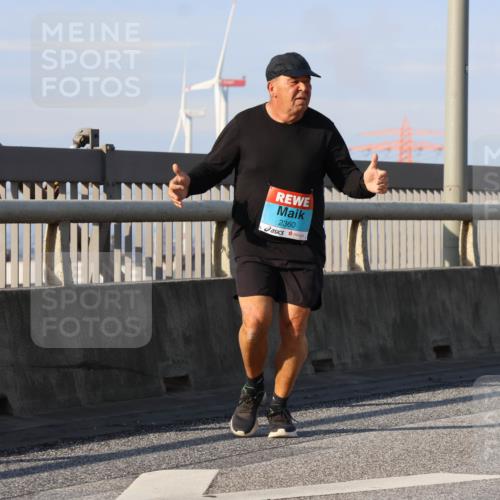 03.10.2025 - Köhlbrandbrückenlauf Strokosch-Dieckow http://msf.ph/oto/9103404 03.10.2025 10:12:35 Position 2 2360 meine-sportfotos.de