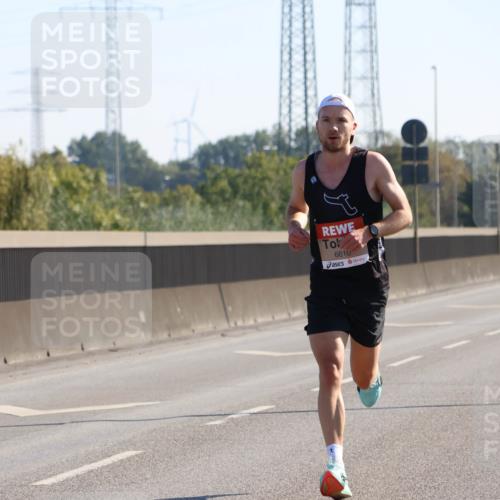 03.10.2025 - Köhlbrandbrückenlauf Strokosch-Dieckow http://msf.ph/oto/9103408 03.10.2025 12:10:12 Position 3 6610 meine-sportfotos.de