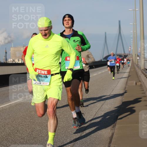 03.10.2025 - Köhlbrandbrückenlauf Lena Gebhardt http://msf.ph/oto/9103416 03.10.2025 09:38:03 Position 2 8460 meine-sportfotos.de