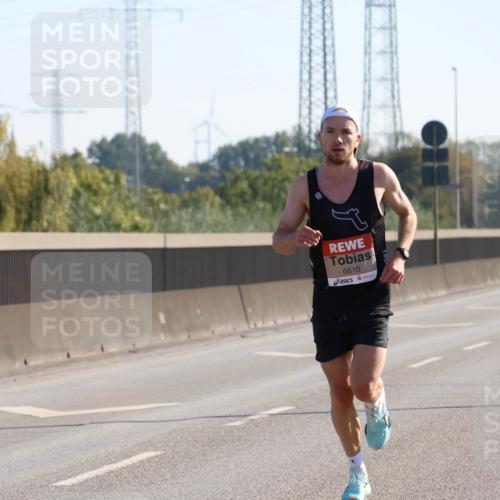 03.10.2025 - Köhlbrandbrückenlauf Strokosch-Dieckow http://msf.ph/oto/9103420 03.10.2025 12:10:12 Position 3 6610 meine-sportfotos.de