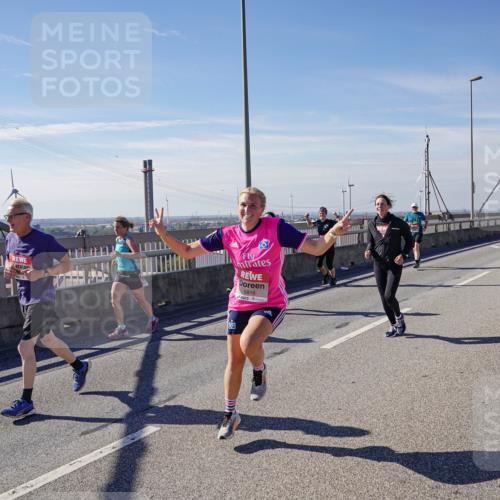 03.10.2025 - Köhlbrandbrückenlauf Michael Burmester http://msf.ph/oto/9103421 03.10.2025 12:47:57 Position 2 5916 meine-sportfotos.de