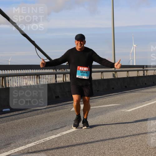 03.10.2025 - Köhlbrandbrückenlauf Strokosch-Dieckow http://msf.ph/oto/9103442 03.10.2025 10:12:38 Position 2 2360 meine-sportfotos.de