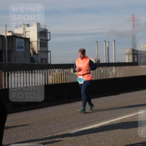 03.10.2025 - Köhlbrandbrückenlauf Lena Gebhardt http://msf.ph/oto/9103447 03.10.2025 10:12:13 Position 2 2238 meine-sportfotos.de