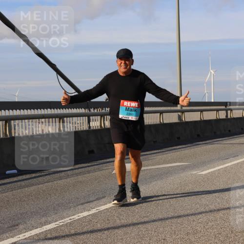 03.10.2025 - Köhlbrandbrückenlauf Strokosch-Dieckow http://msf.ph/oto/9103449 03.10.2025 10:12:38 Position 2 2360 meine-sportfotos.de