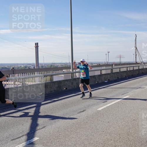 03.10.2025 - Köhlbrandbrückenlauf Michael Burmester http://msf.ph/oto/9103462 03.10.2025 12:47:59 Position 2  meine-sportfotos.de
