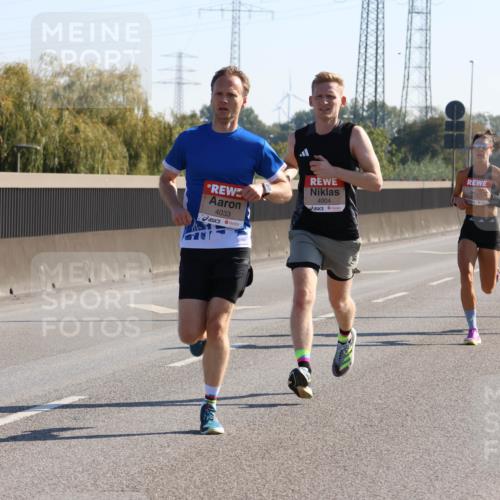 03.10.2025 - Köhlbrandbrückenlauf Strokosch-Dieckow http://msf.ph/oto/9103465 03.10.2025 12:10:25 Position 3 4033, 4004 meine-sportfotos.de