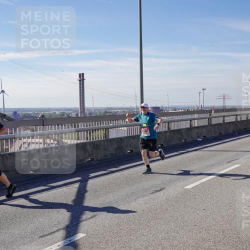 03.10.2025 - Köhlbrandbrückenlauf Michael Burmester http://msf.ph/oto/9103486 03.10.2025 12:47:59 Position 2  meine-sportfotos.de