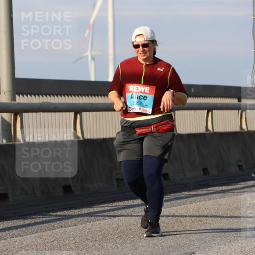 03.10.2025 - Köhlbrandbrückenlauf Strokosch-Dieckow http://msf.ph/oto/9103492 03.10.2025 10:12:52 Position 2 2357 meine-sportfotos.de