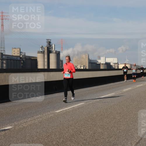 03.10.2025 - Köhlbrandbrückenlauf Lena Gebhardt http://msf.ph/oto/9103497 03.10.2025 10:12:15 Position 2  meine-sportfotos.de