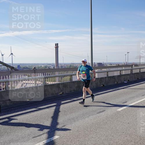 03.10.2025 - Köhlbrandbrückenlauf Michael Burmester http://msf.ph/oto/9103506 03.10.2025 12:47:59 Position 2  meine-sportfotos.de