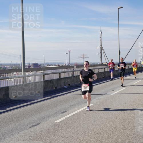03.10.2025 - Köhlbrandbrückenlauf Michael Burmester http://msf.ph/oto/9103517 03.10.2025 12:48:01 Position 2 6096 meine-sportfotos.de