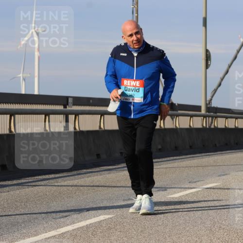 03.10.2025 - Köhlbrandbrückenlauf Strokosch-Dieckow http://msf.ph/oto/9103520 03.10.2025 10:12:54 Position 2 2623 meine-sportfotos.de