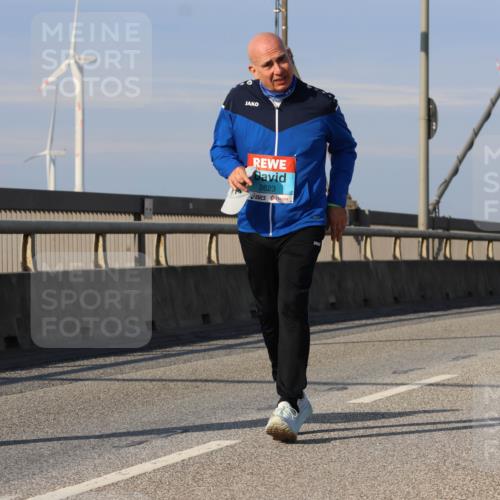 03.10.2025 - Köhlbrandbrückenlauf Strokosch-Dieckow http://msf.ph/oto/9103526 03.10.2025 10:12:54 Position 2 2623 meine-sportfotos.de