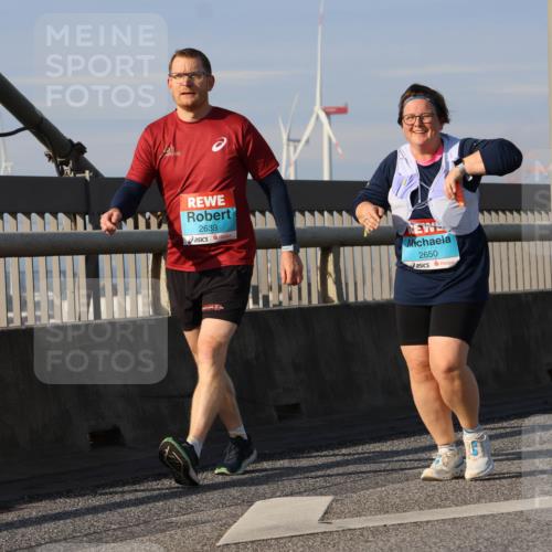 03.10.2025 - Köhlbrandbrückenlauf Strokosch-Dieckow http://msf.ph/oto/9103547 03.10.2025 10:13:10 Position 2 2639, 2650 meine-sportfotos.de