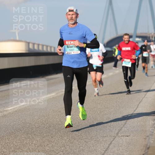 03.10.2025 - Köhlbrandbrückenlauf Lena Gebhardt http://msf.ph/oto/9103558 03.10.2025 09:38:06 Position 2 1057 meine-sportfotos.de