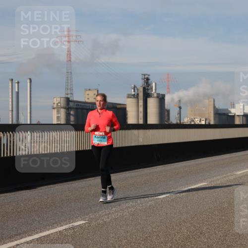 03.10.2025 - Köhlbrandbrückenlauf Lena Gebhardt http://msf.ph/oto/9103563 03.10.2025 10:12:17 Position 2  meine-sportfotos.de