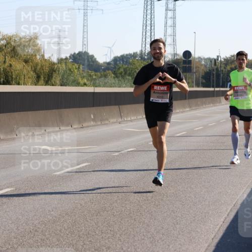 03.10.2025 - Köhlbrandbrückenlauf Strokosch-Dieckow http://msf.ph/oto/9103567 03.10.2025 12:10:34 Position 3 4010 meine-sportfotos.de