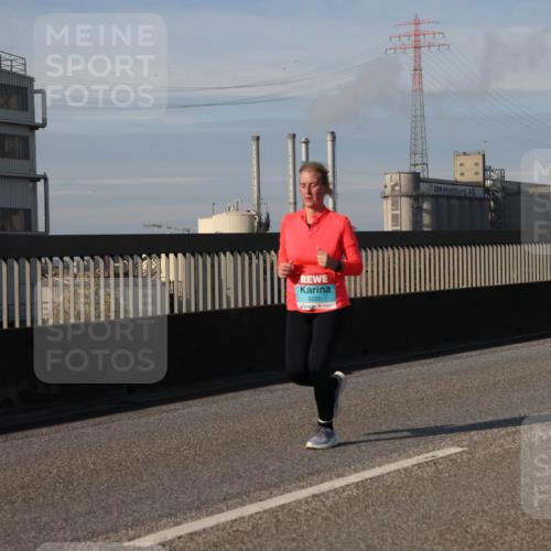 03.10.2025 - Köhlbrandbrückenlauf Lena Gebhardt http://msf.ph/oto/9103598 03.10.2025 10:12:18 Position 2 3225 meine-sportfotos.de