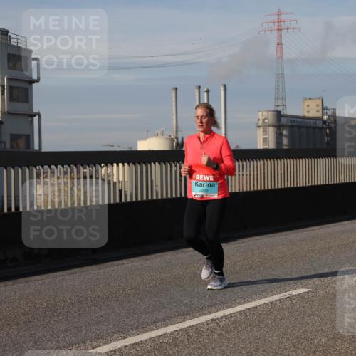 03.10.2025 - Köhlbrandbrückenlauf Lena Gebhardt http://msf.ph/oto/9103613 03.10.2025 10:12:18 Position 2 3225 meine-sportfotos.de