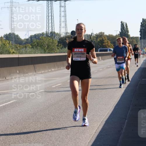 03.10.2025 - Köhlbrandbrückenlauf Strokosch-Dieckow http://msf.ph/oto/9103630 03.10.2025 12:10:49 Position 3 6516 meine-sportfotos.de