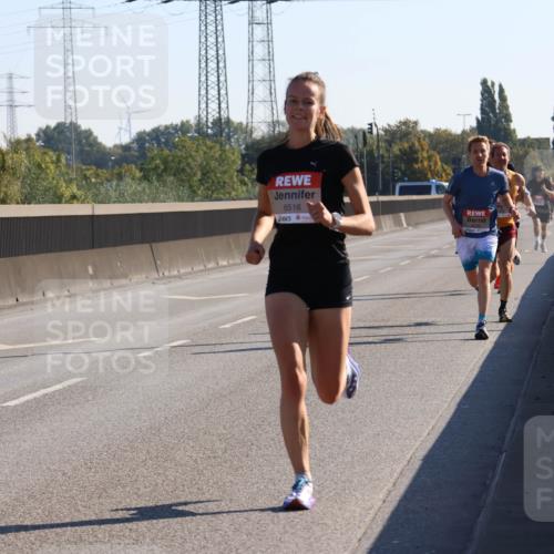 03.10.2025 - Köhlbrandbrückenlauf Strokosch-Dieckow http://msf.ph/oto/9103649 03.10.2025 12:10:49 Position 3 6516 meine-sportfotos.de
