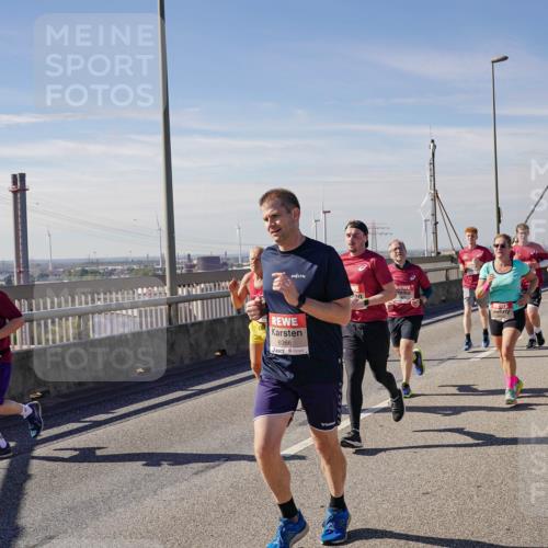 03.10.2025 - Köhlbrandbrückenlauf Michael Burmester http://msf.ph/oto/9103654 03.10.2025 12:48:06 Position 2 6366 meine-sportfotos.de