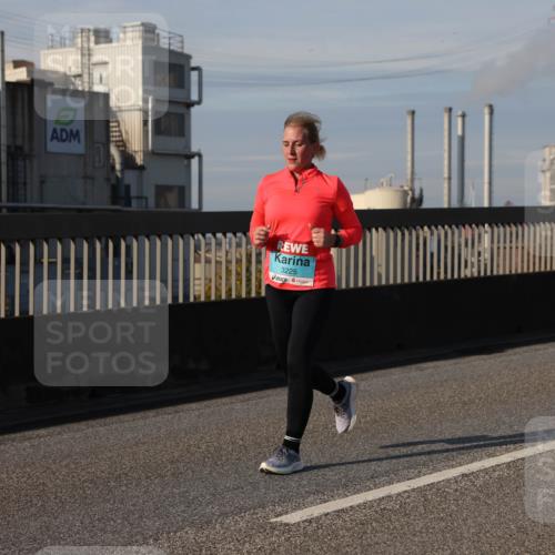 03.10.2025 - Köhlbrandbrückenlauf Lena Gebhardt http://msf.ph/oto/9103668 03.10.2025 10:12:18 Position 2 3225 meine-sportfotos.de