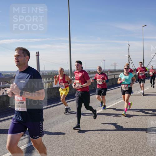 03.10.2025 - Köhlbrandbrückenlauf Michael Burmester http://msf.ph/oto/9103686 03.10.2025 12:48:07 Position 2 6366 meine-sportfotos.de