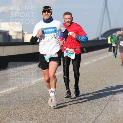 03.10.2025 - Köhlbrandbrückenlauf Lena Gebhardt http://msf.ph/oto/9103690 03.10.2025 09:38:10 Position 2  meine-sportfotos.de