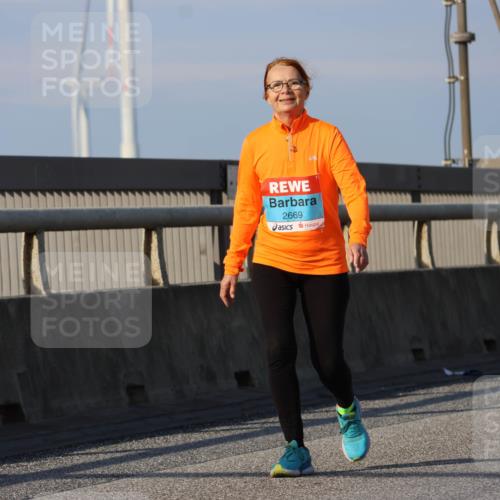 03.10.2025 - Köhlbrandbrückenlauf Strokosch-Dieckow http://msf.ph/oto/9103700 03.10.2025 10:14:40 Position 2 2669 meine-sportfotos.de